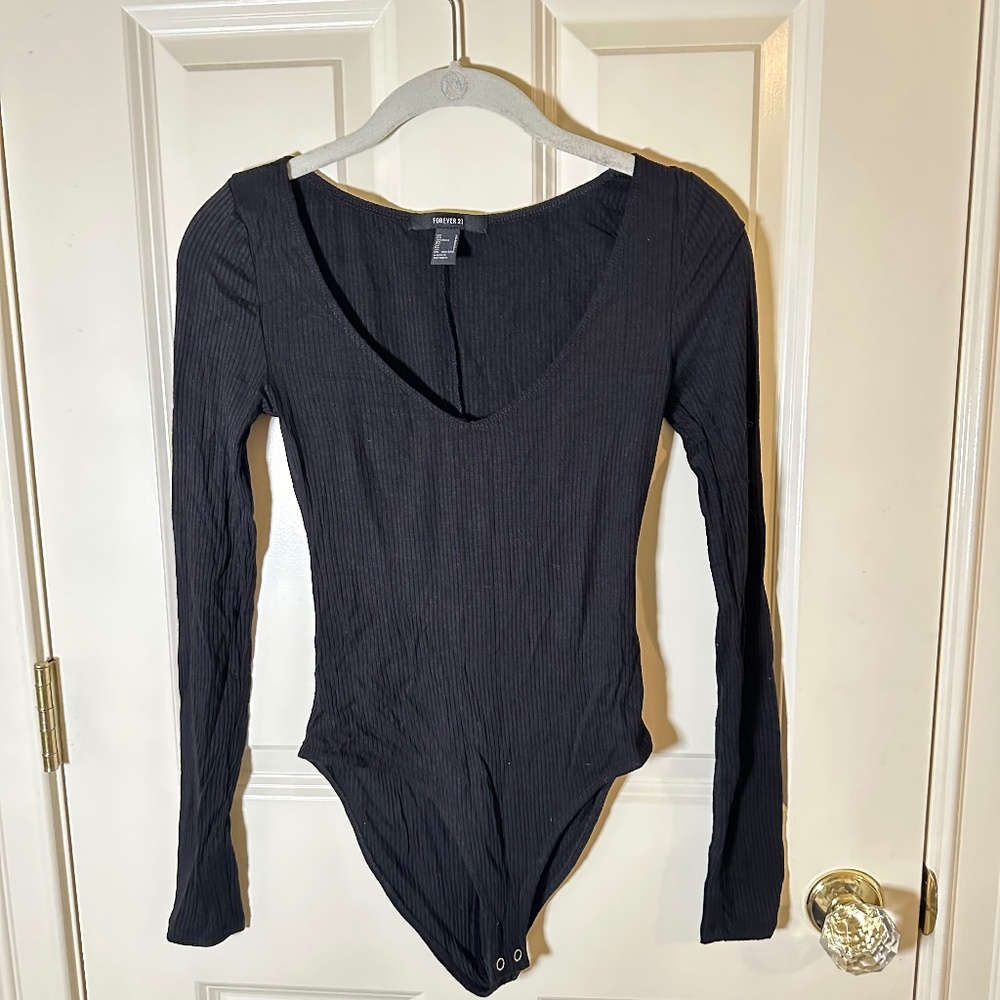 Forever 21 Ribbed V Neck Long Sleeve Bodysuit
